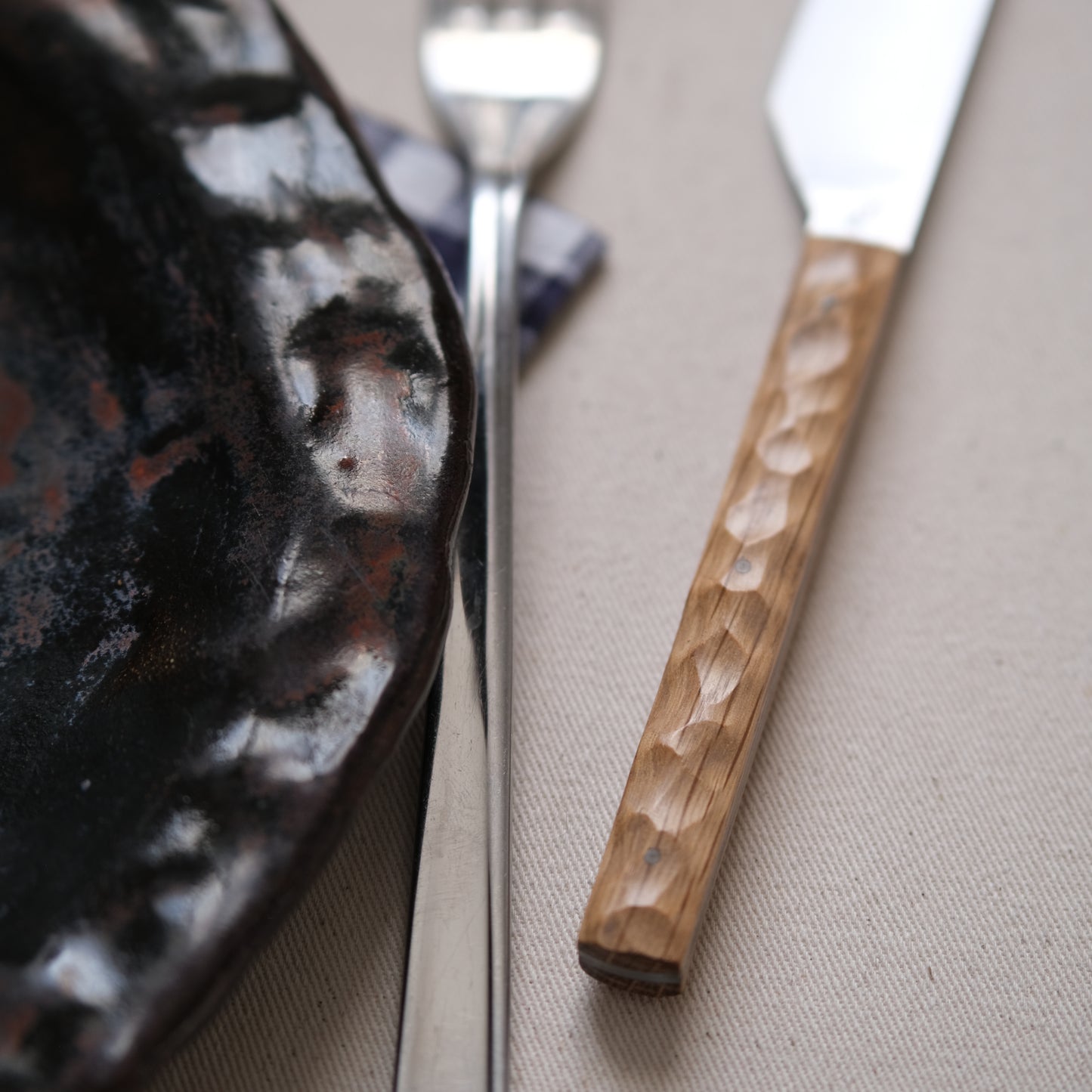 SIKSA • COUTEAU DE TABLE CHÊNE TEXTURÉ