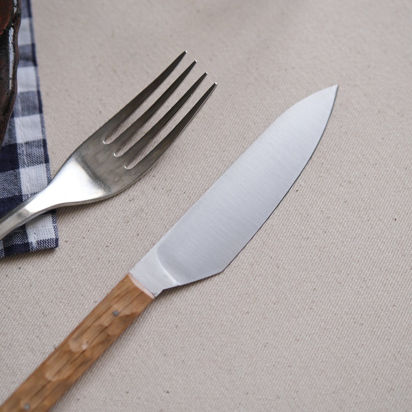 SIKSA • COUTEAU DE TABLE CHÊNE TEXTURÉ