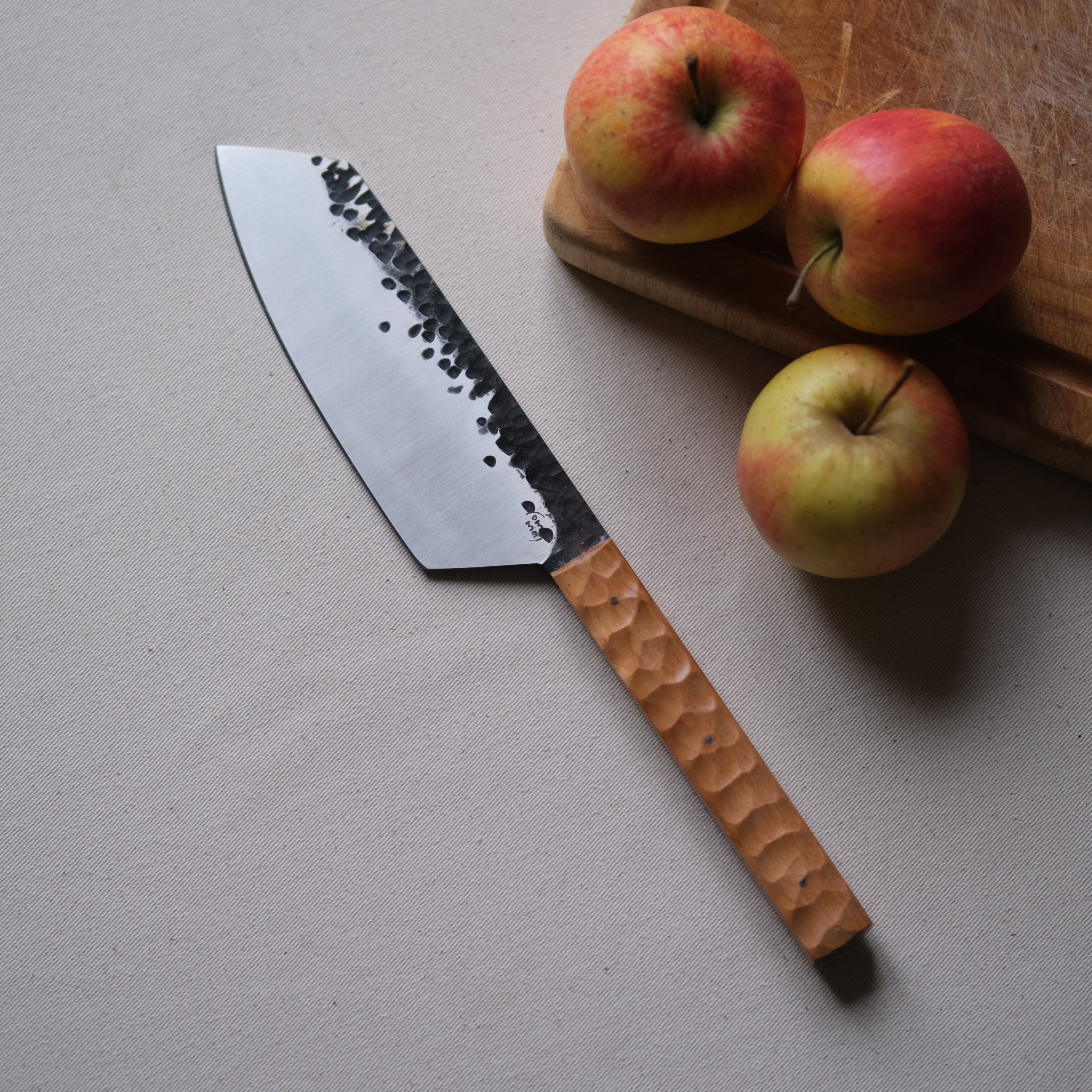 YOLISA • COUTEAU DE CHEF POMMIER TEXTURÉ