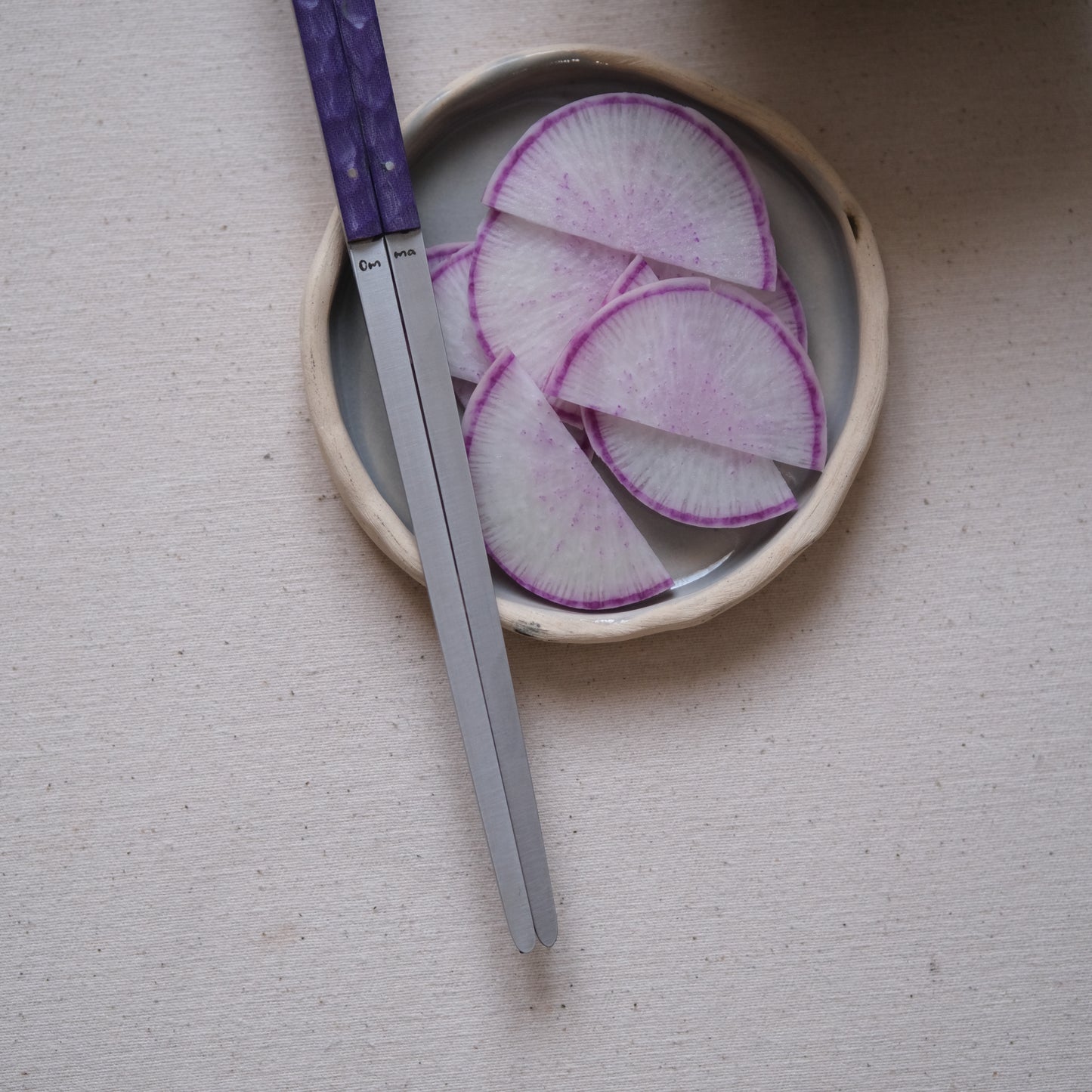 ONNI • BAGUETTES VIOLETTES TEXTURÉES