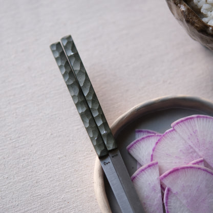 ONNI • BAGUETTES KAKI TEXTURÉES