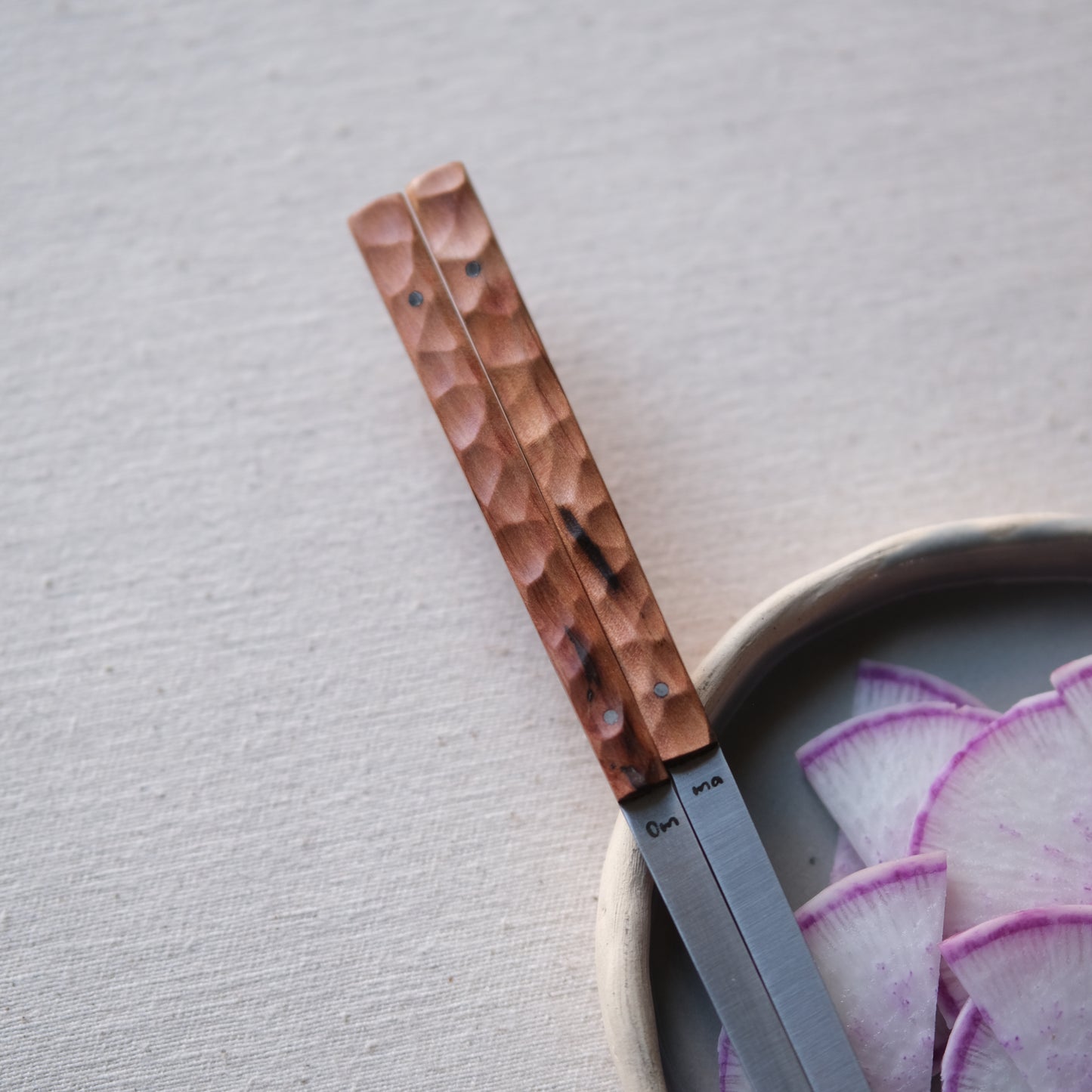 ONNI • BAGUETTES POIRIER TEXTURÉ