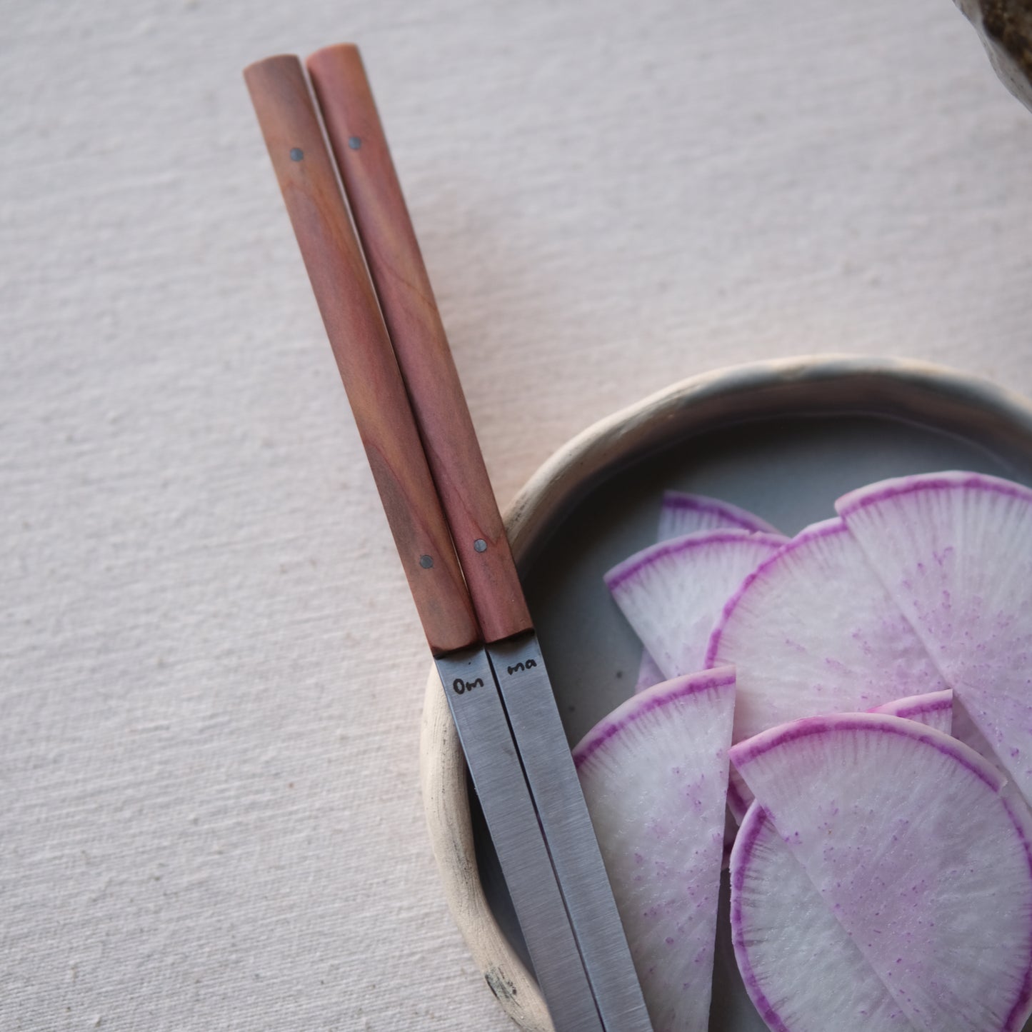 ONNI • BAGUETTES GENÉVRIER