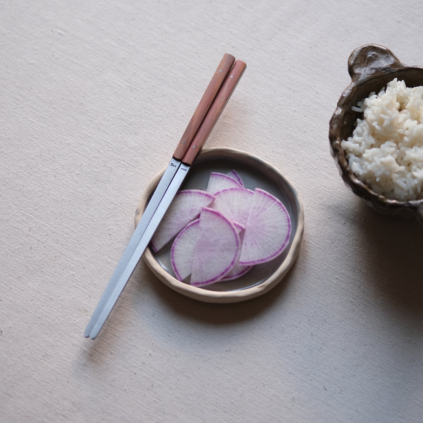 ONNI • BAGUETTES GENÉVRIER