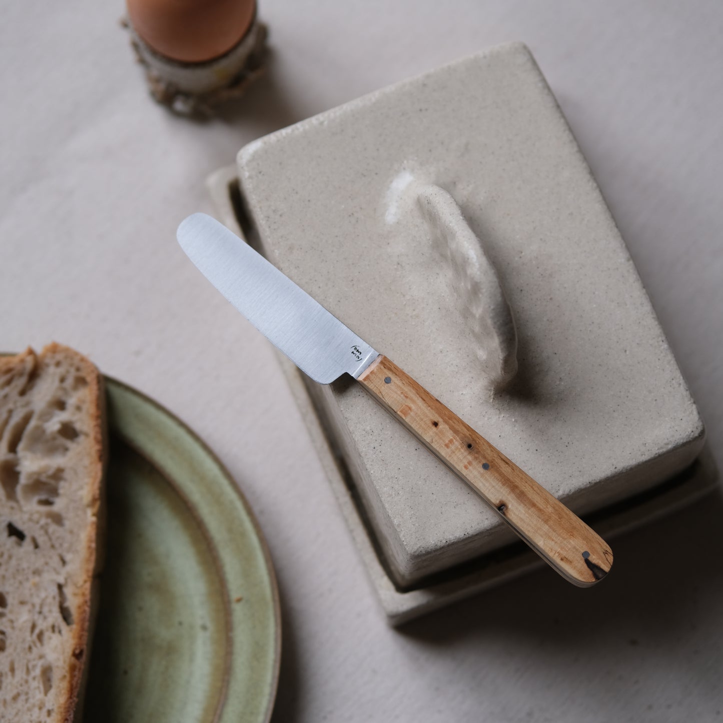 BOTO • COUTEAU À BEURRE HÊTRE ÉCHAUFFÉ