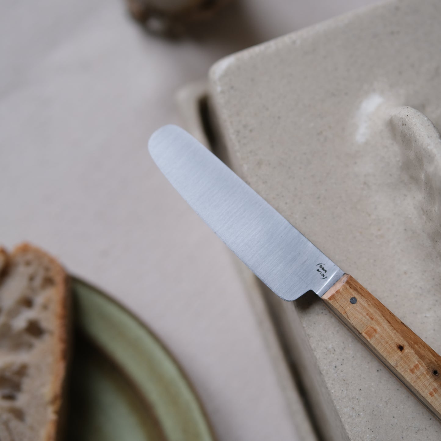 BOTO • COUTEAU À BEURRE HÊTRE ÉCHAUFFÉ