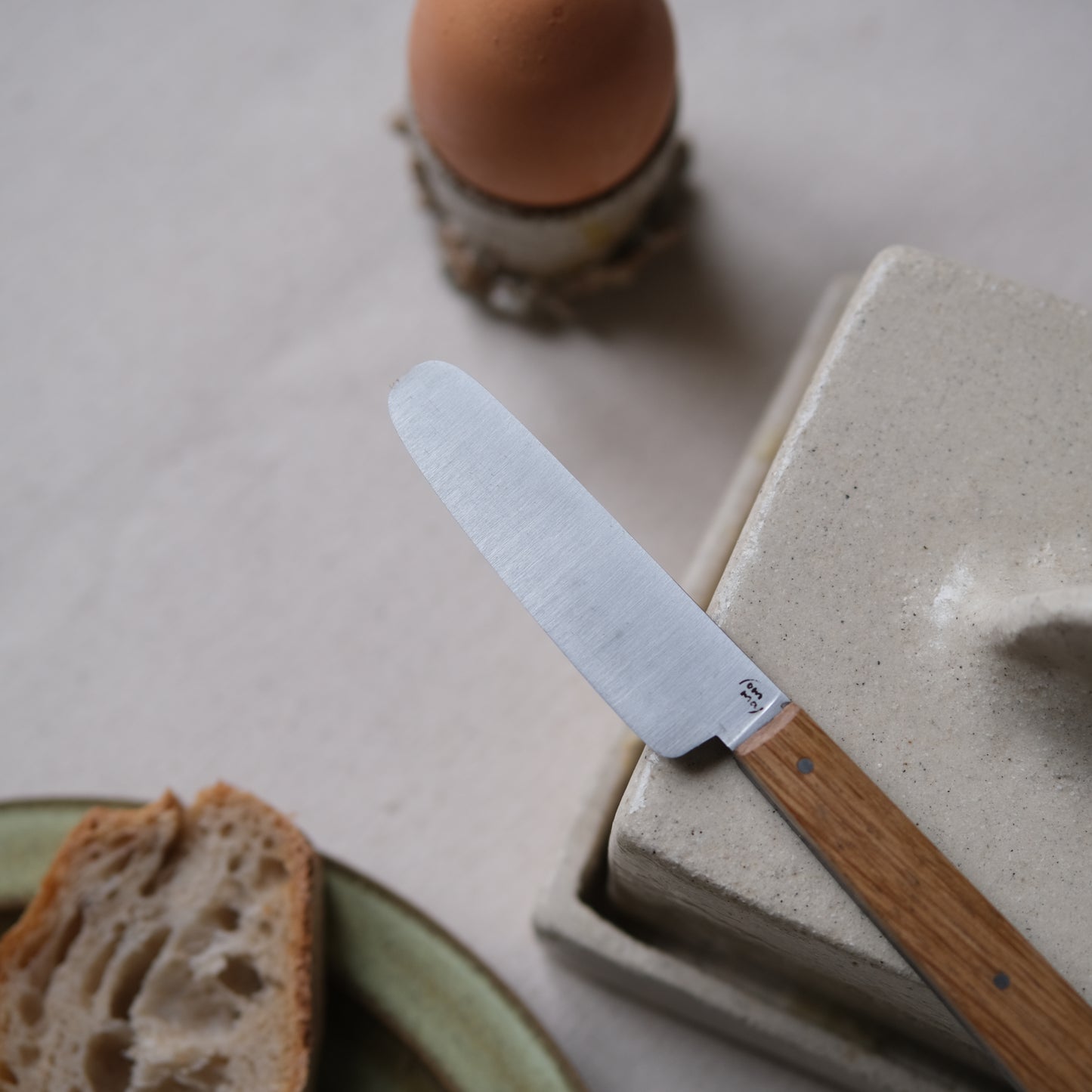 BOTO • COUTEAU À BEURRE PLAT CHÊNE & WENGÉ