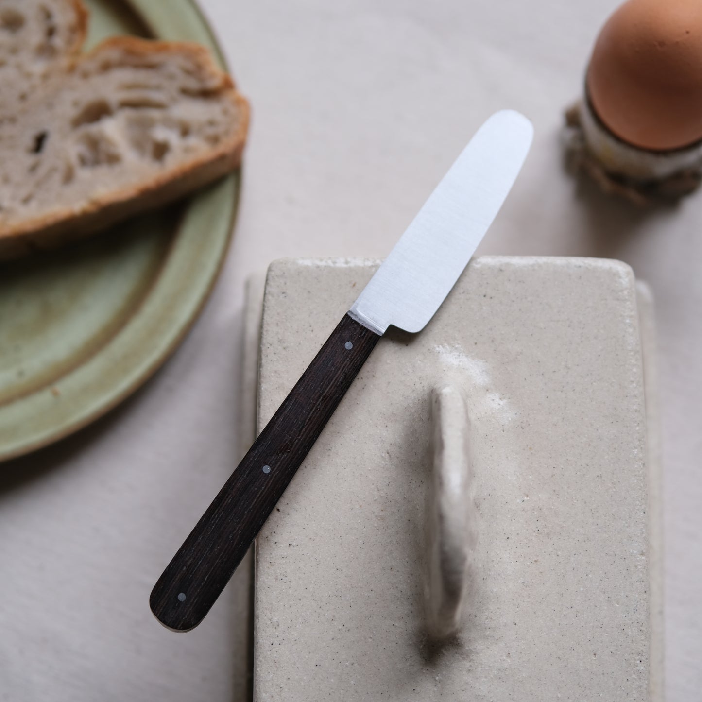 BOTO • COUTEAU À BEURRE PLAT CHÊNE & WENGÉ