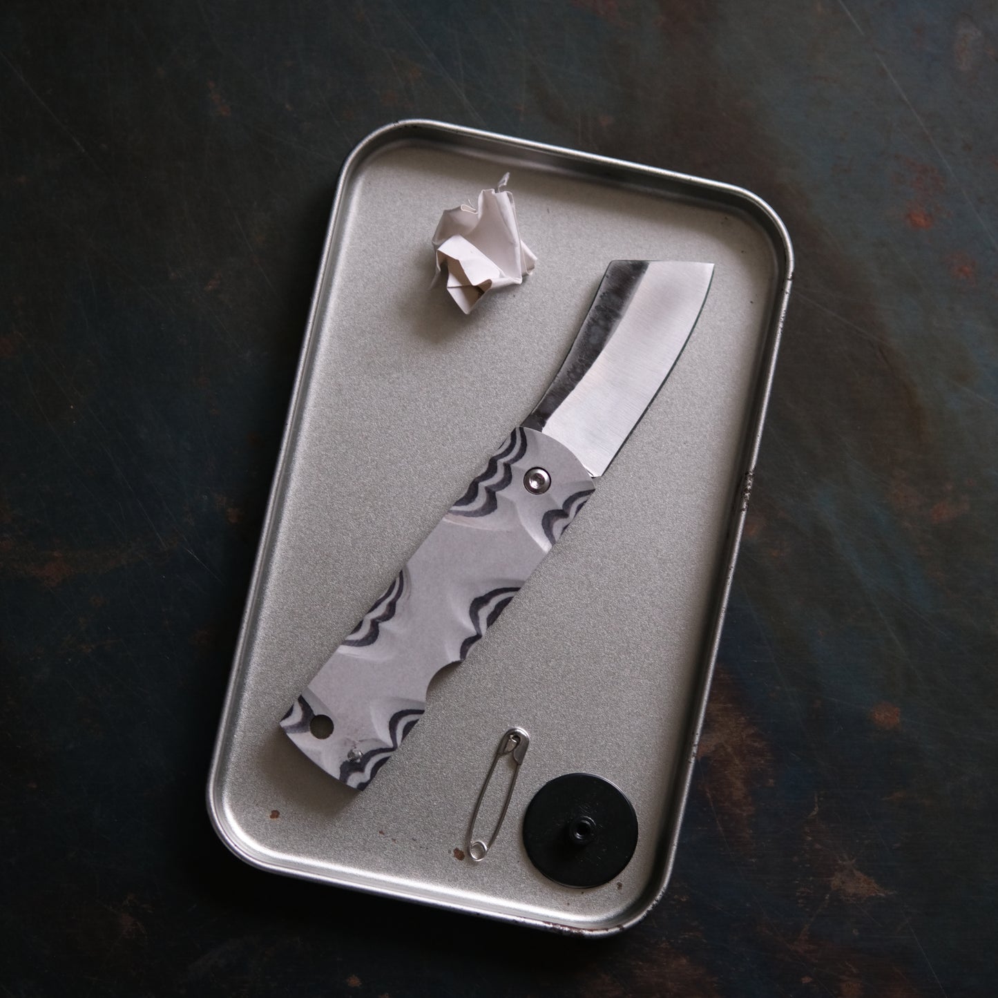 CHINGU • COUTEAU DE POCHE PAPIER GRIS