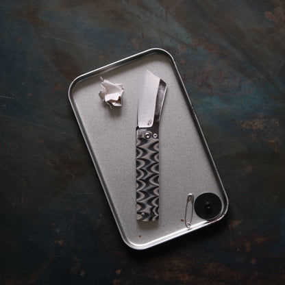 CHINGU • COUTEAU DE POCHE MARBRÉ NOIR BEIGE