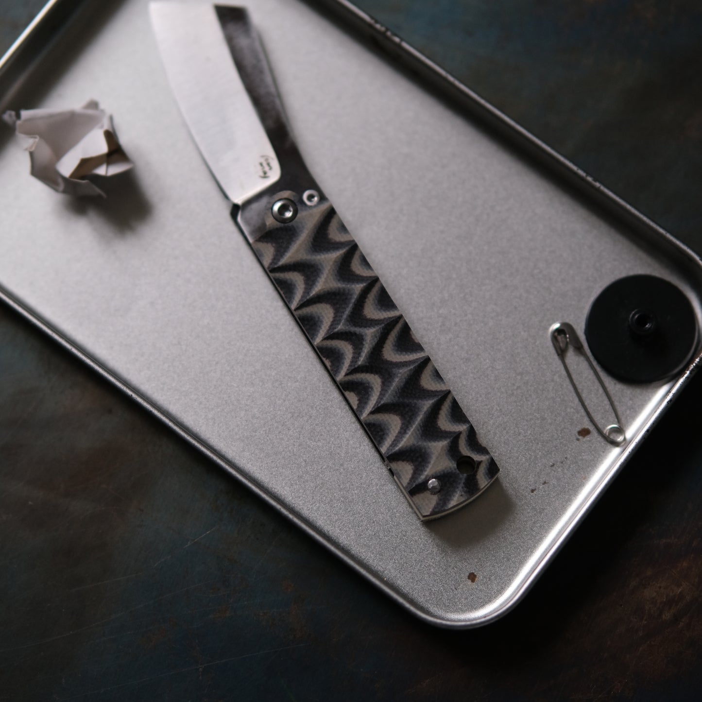 CHINGU • COUTEAU DE POCHE MARBRÉ NOIR BEIGE