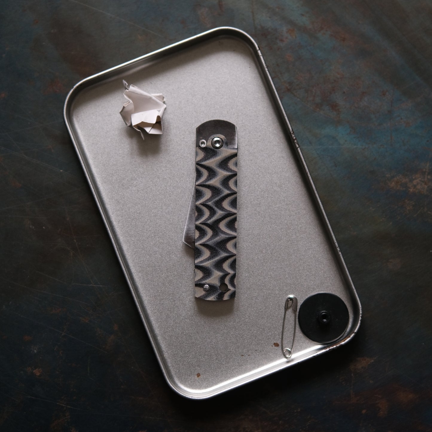 CHINGU • COUTEAU DE POCHE MARBRÉ NOIR BEIGE