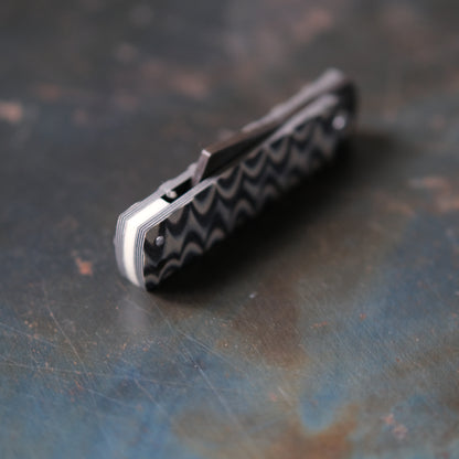 CHINGU • COUTEAU DE POCHE MARBRÉ NOIR BEIGE