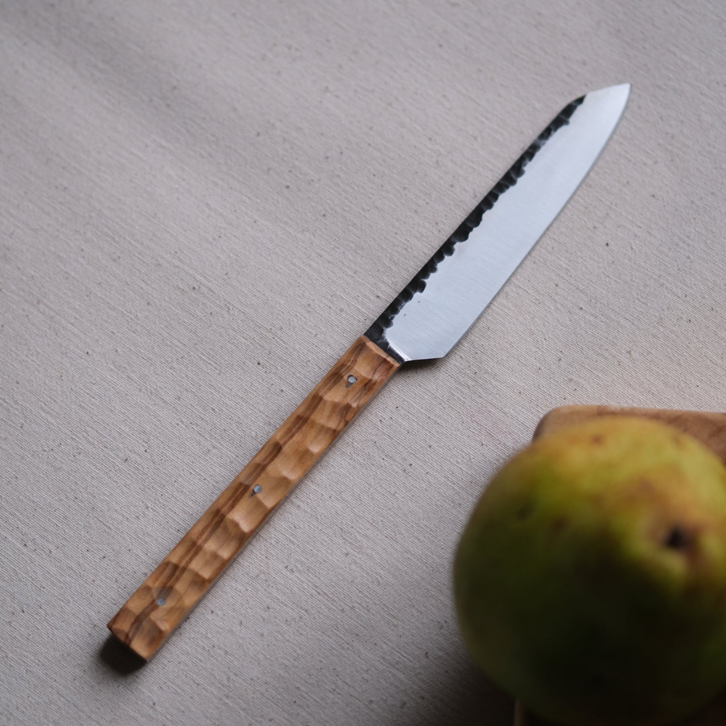 YOLISA MINI • COUTEAU D'OFFICE OLIVER TEXTURÉ