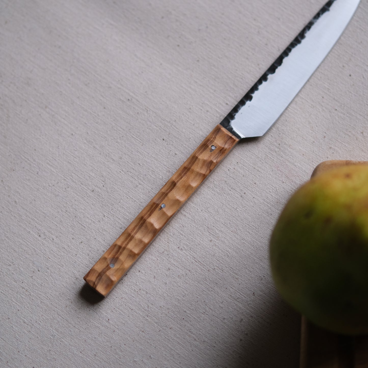 YOLISA MINI • COUTEAU D'OFFICE OLIVER TEXTURÉ