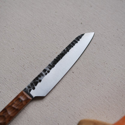 YOLISA MINI • COUTEAU D'OFFICE CHÊNE TEXTURÉ