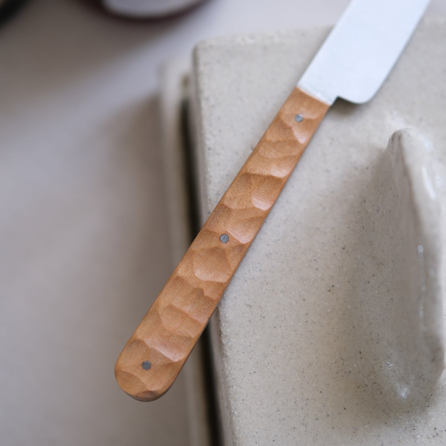 BOTO • COUTEAU À BEURRE POIRIER TEXTURÉ