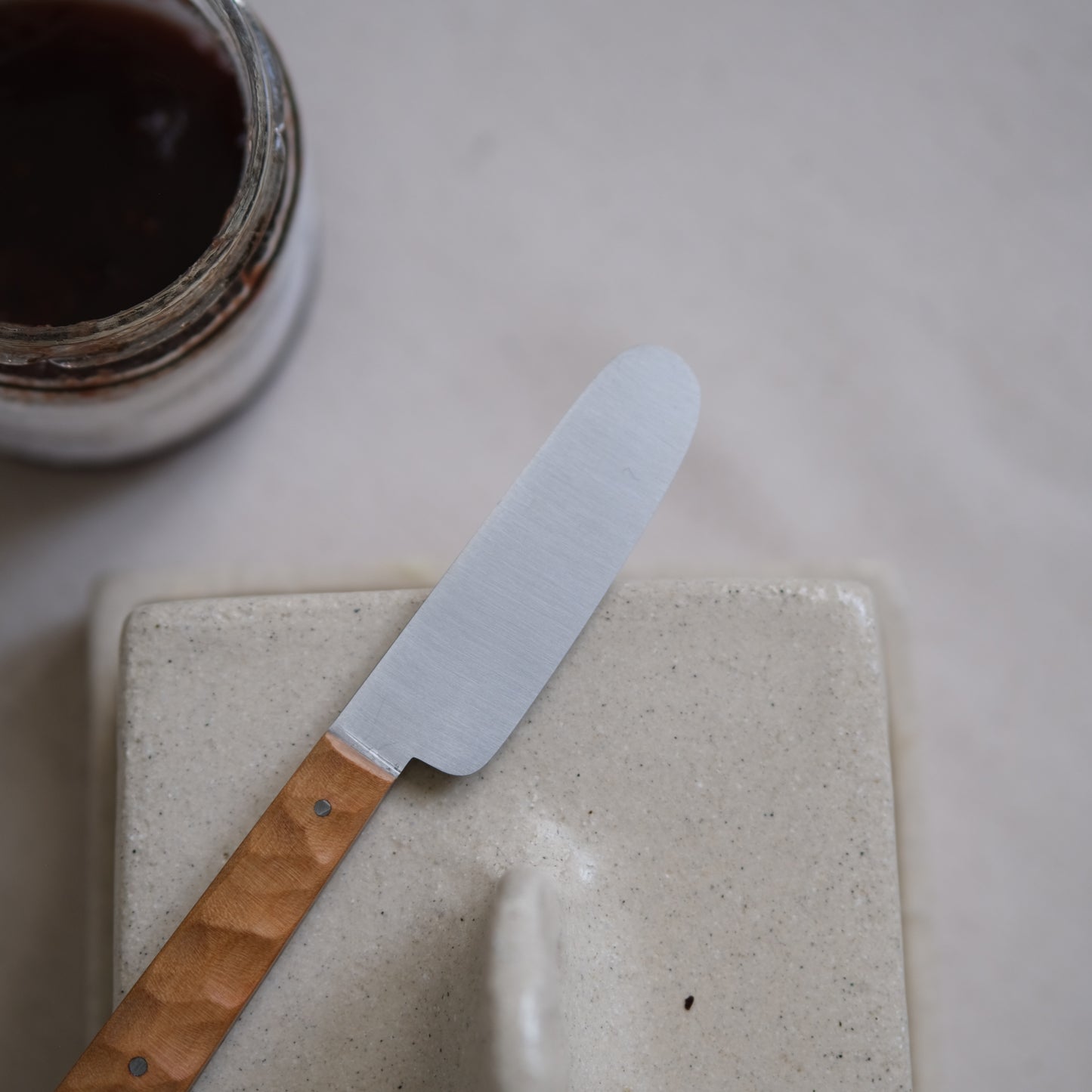 BOTO • COUTEAU À BEURRE POIRIER TEXTURÉ