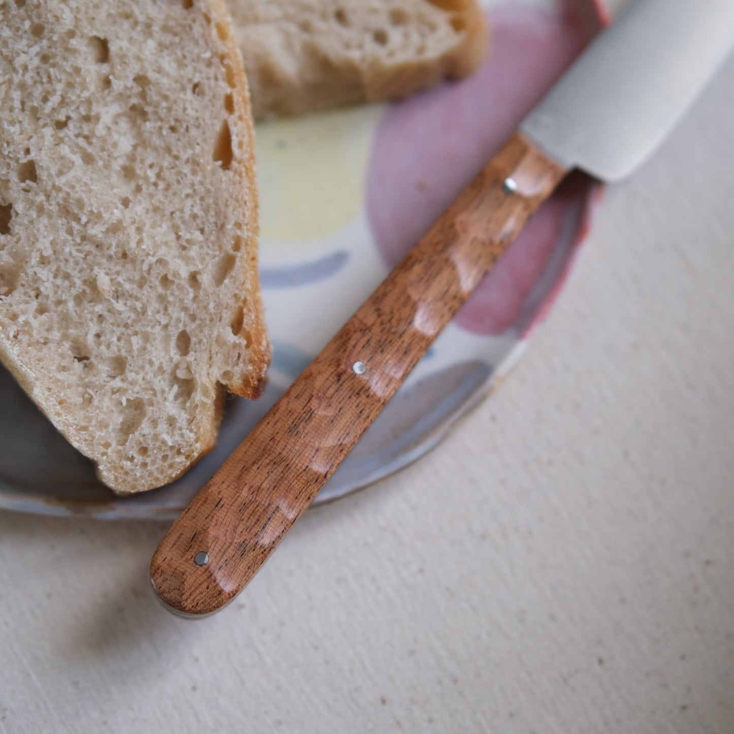 BOTO • COUTEAU À BEURRE SIPO TEXTURÉ