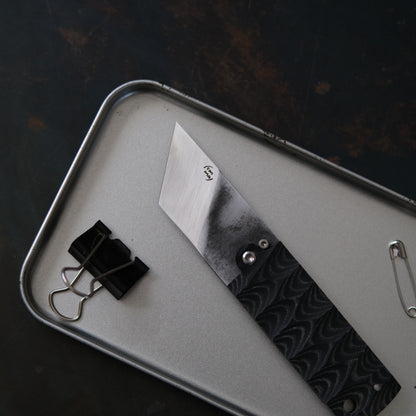 SUNBAE • CUTTER PLIANT NOIR MARBRÉ